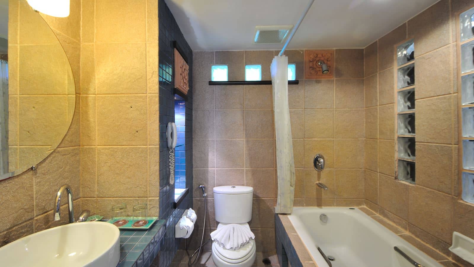 rooms-superior-room