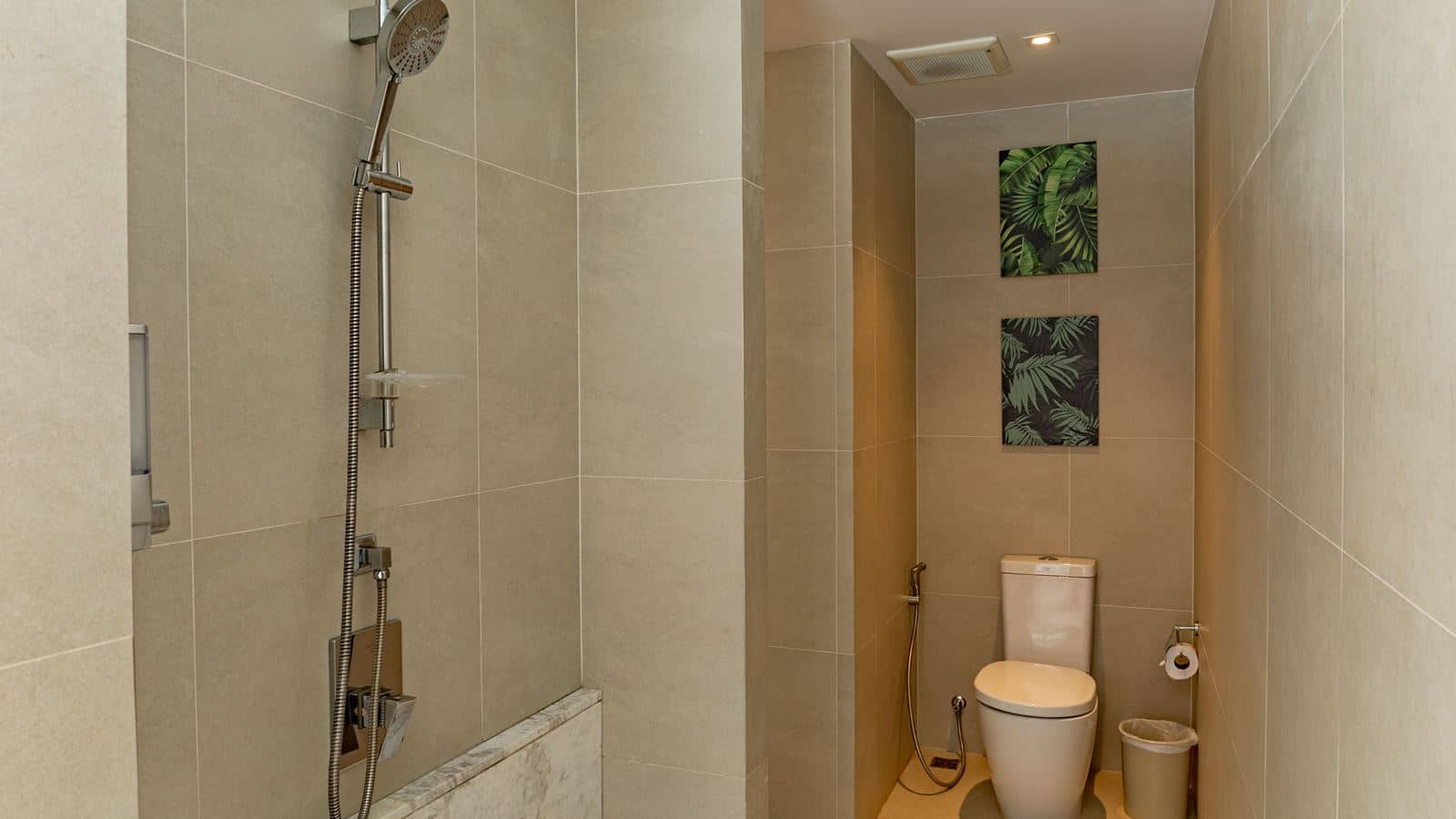rooms-deluxe-premier-pool-view-room