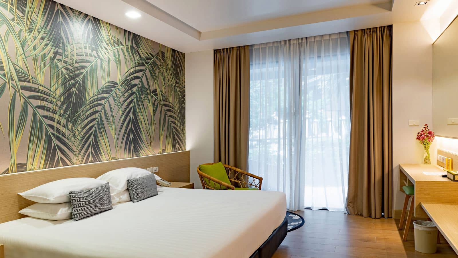 rooms-deluxe-pool-access