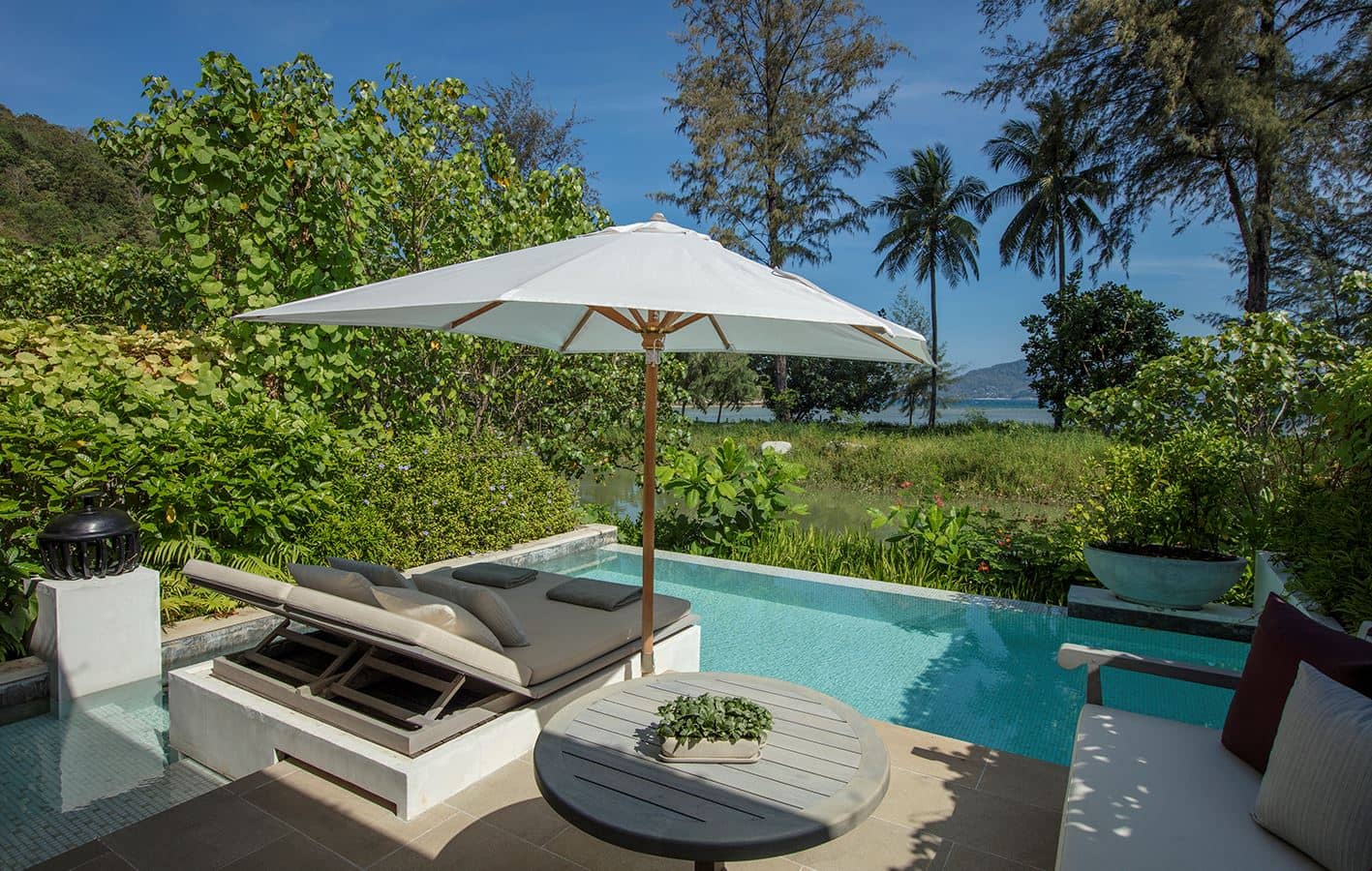rooms-oceanfront-pool-pavilion