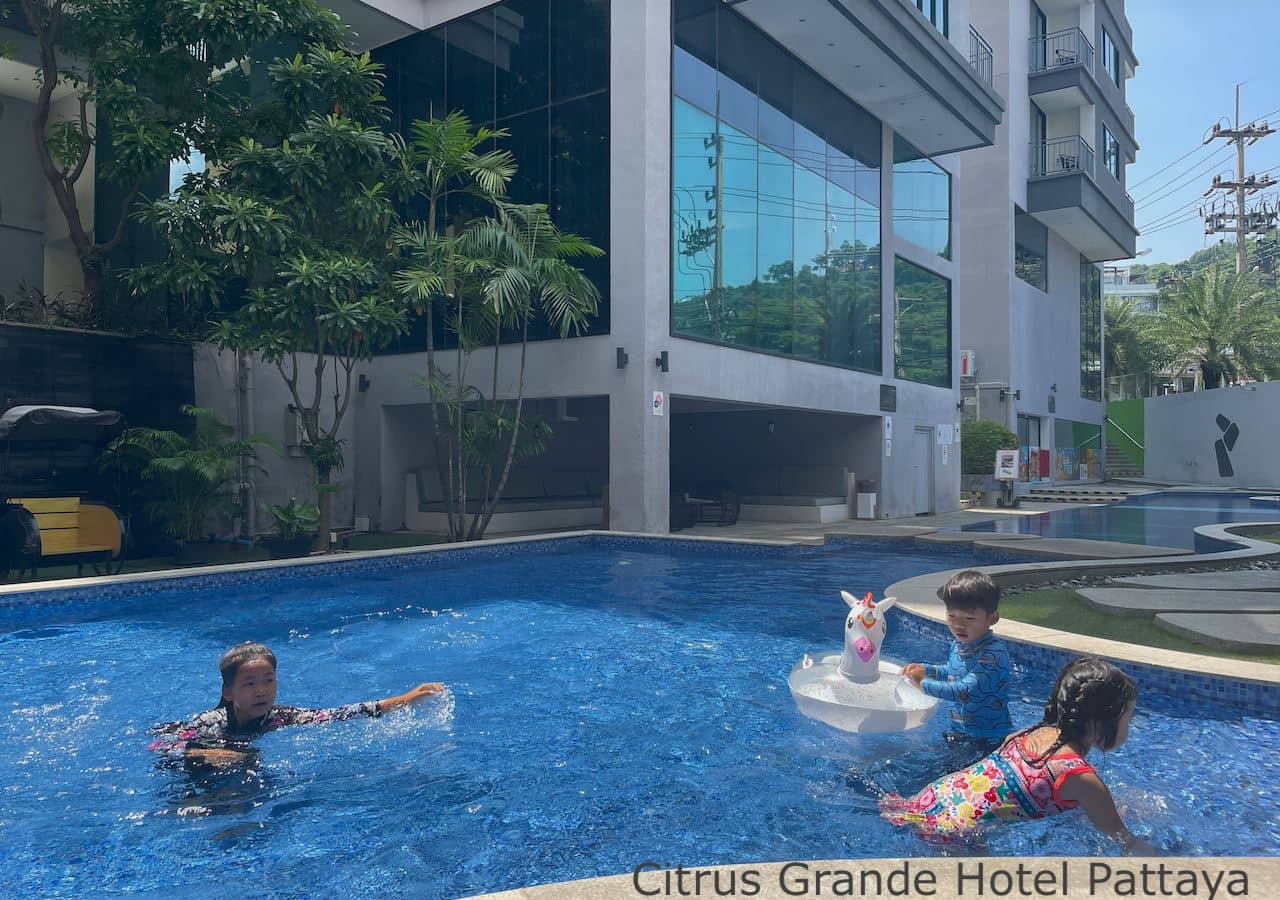 pools-outdoor-childrens-pool