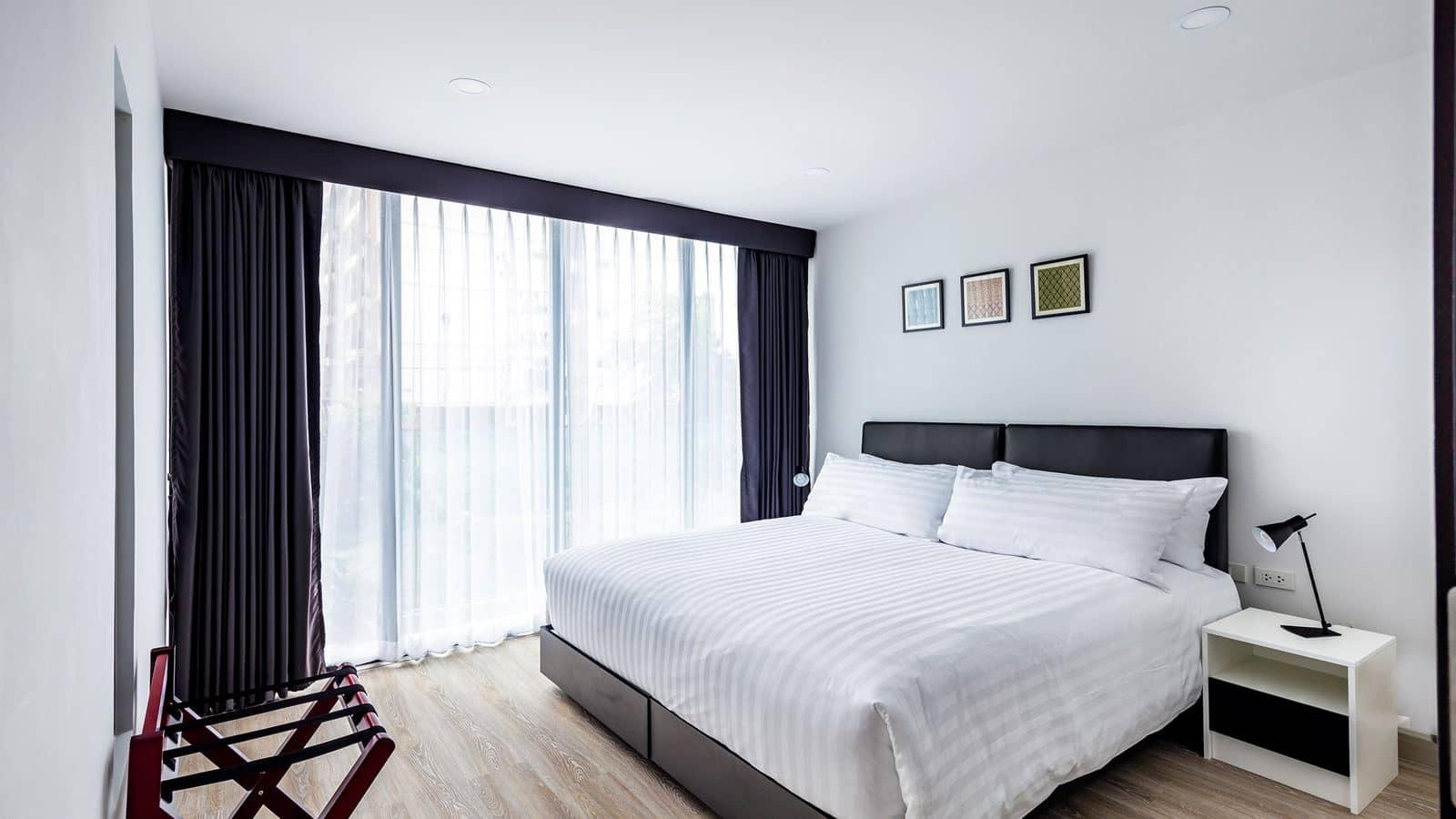 rooms-master-suite