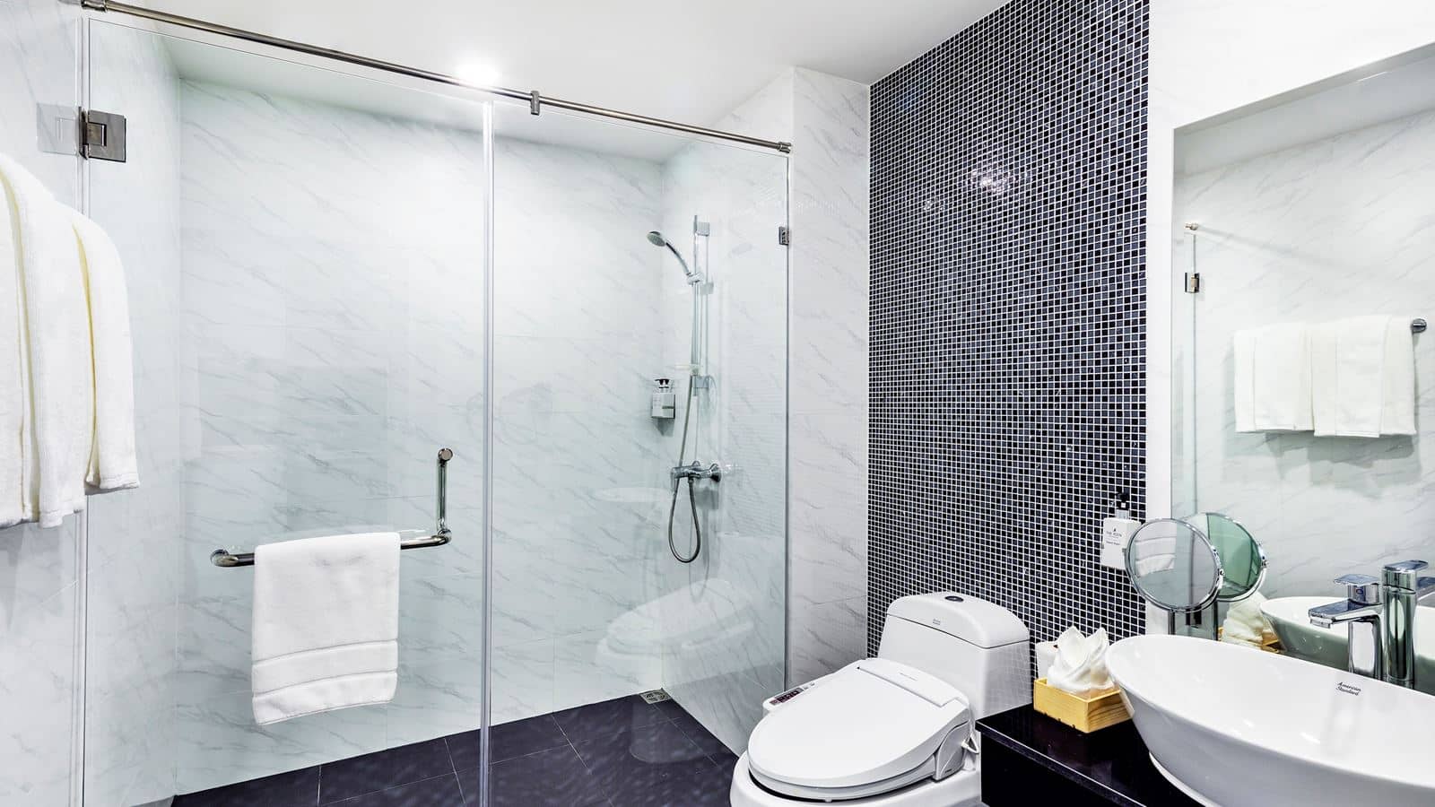 rooms-master-suite