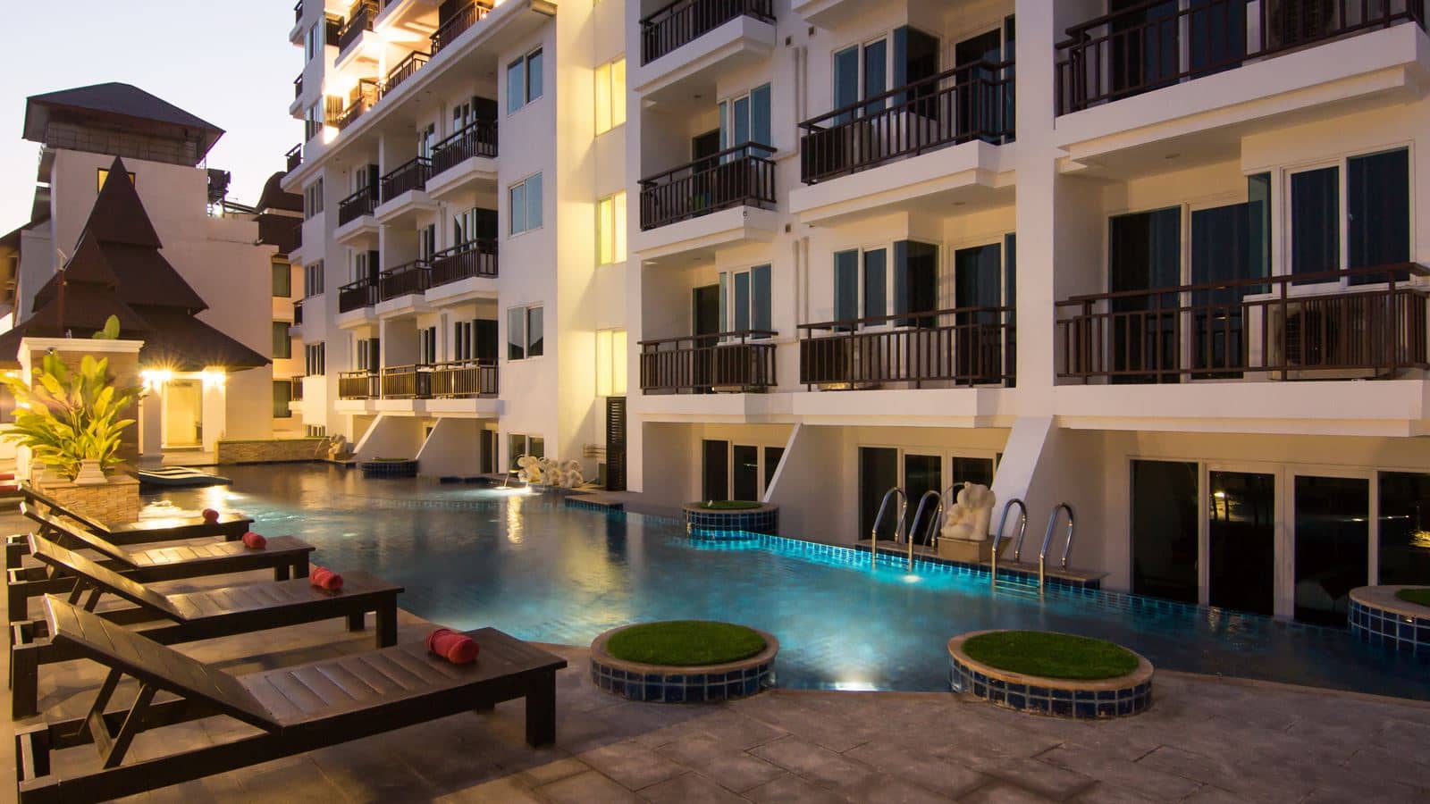 rooms-heritage-superior-pool-access