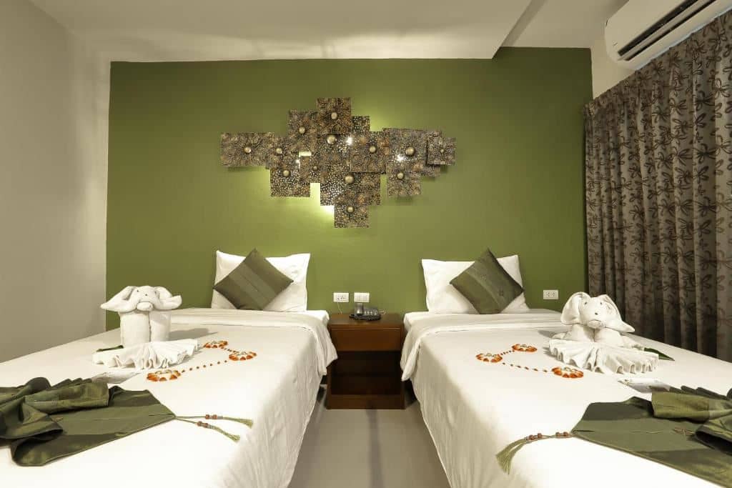 rooms-deluxe-room