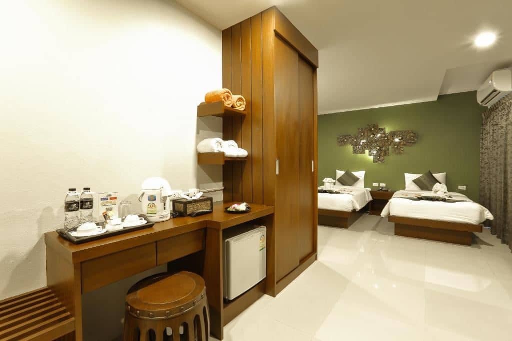 rooms-deluxe-room