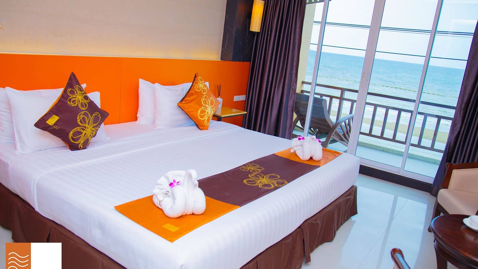rooms-deluxe-room