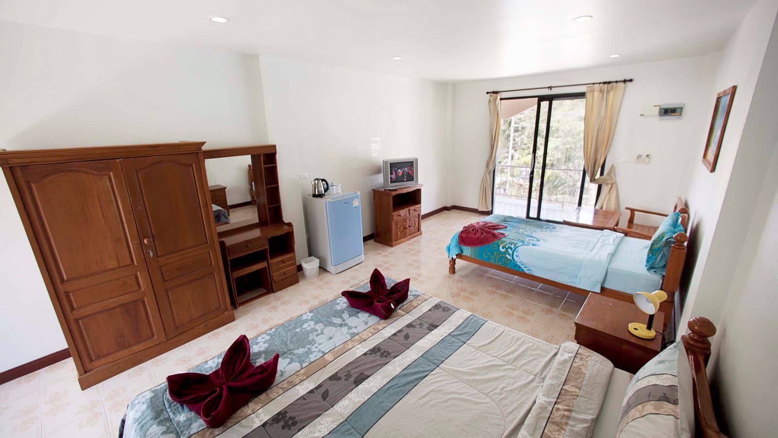 rooms-triple-room