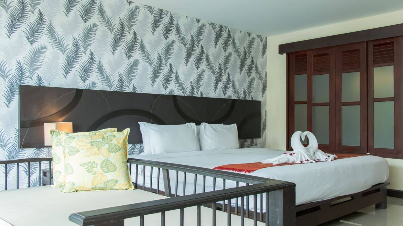 rooms-deluxe-room