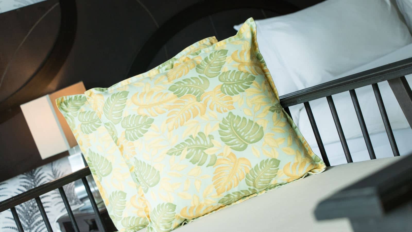 rooms-deluxe-room