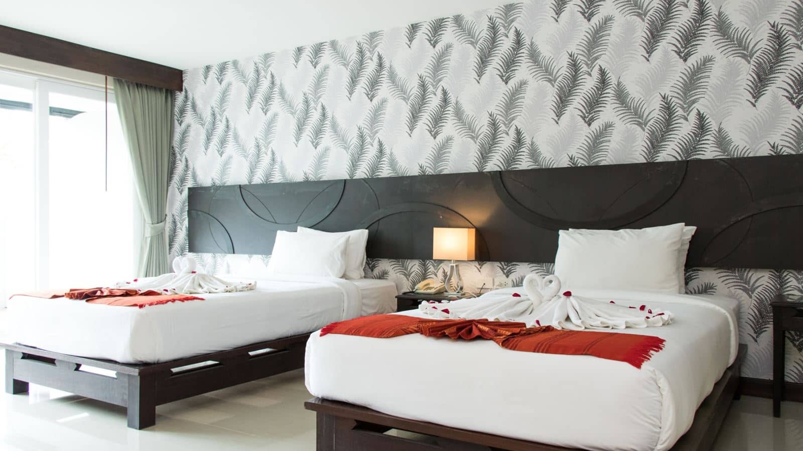 rooms-deluxe-room