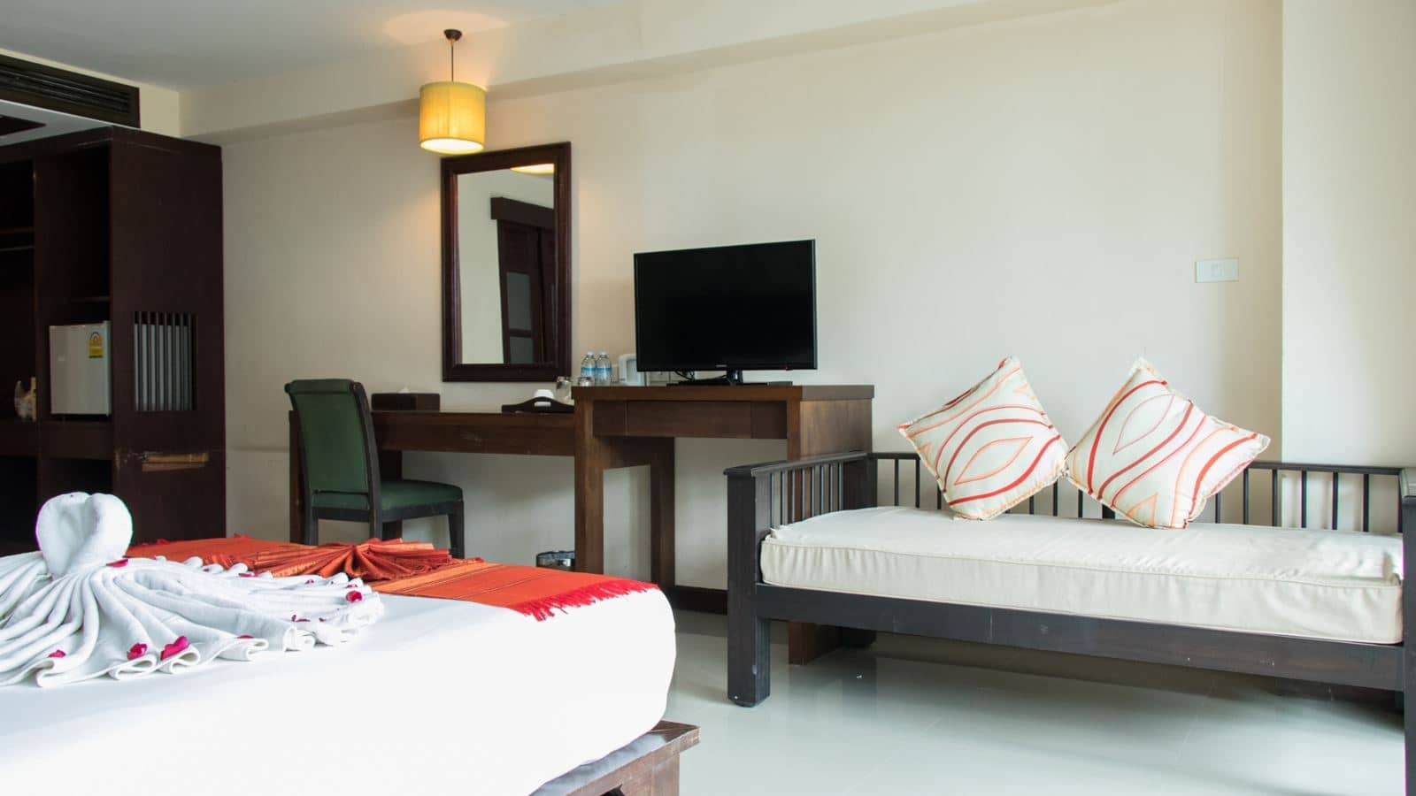 rooms-deluxe-room