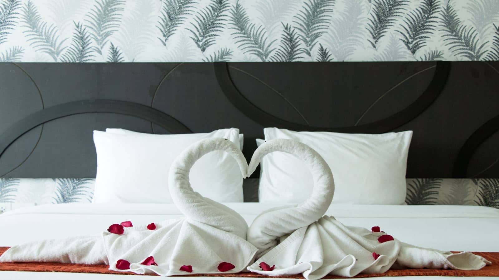 rooms-deluxe-room
