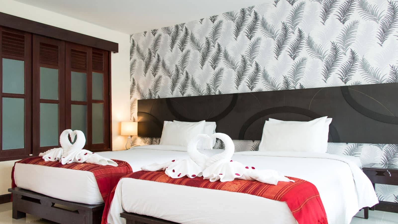 rooms-deluxe-room