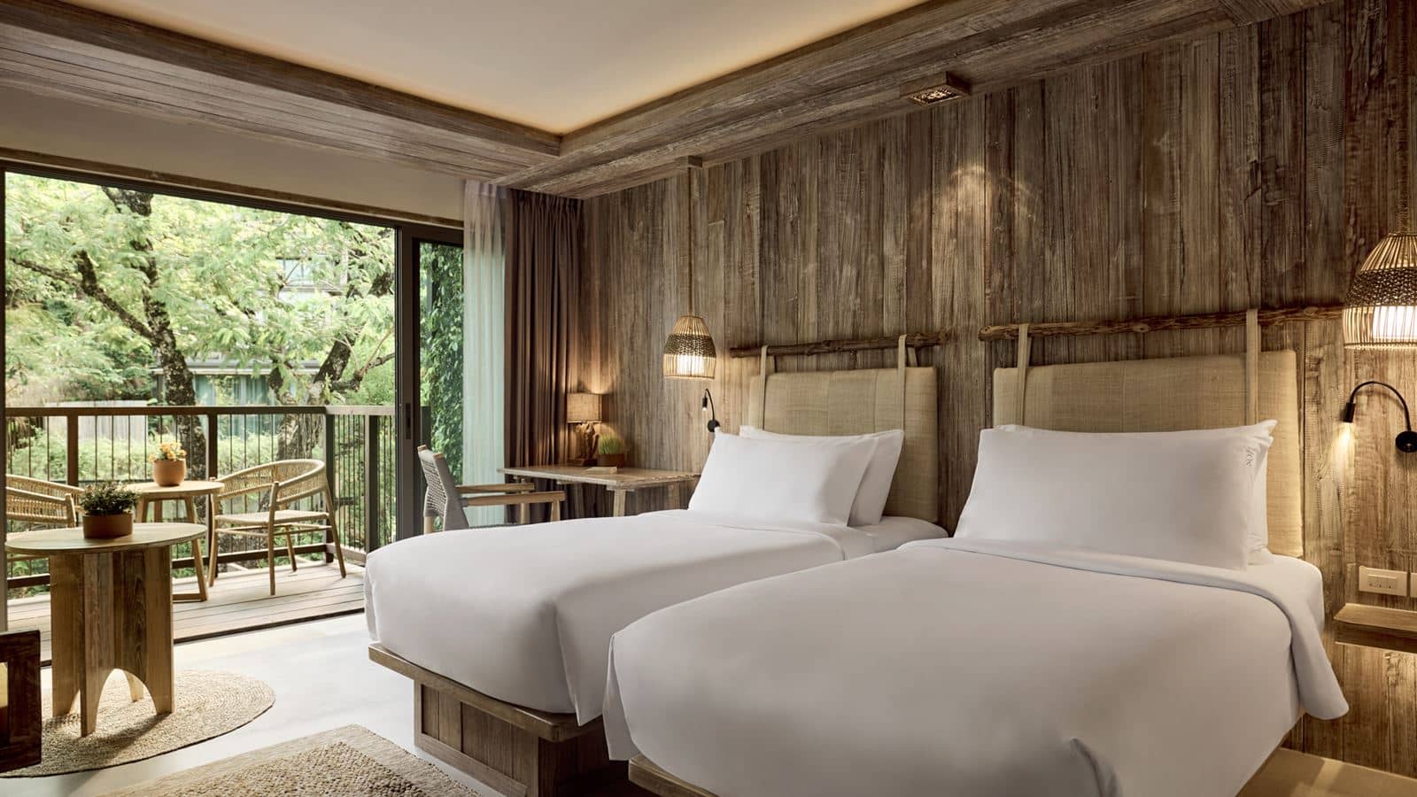 rooms-premium-pool-view