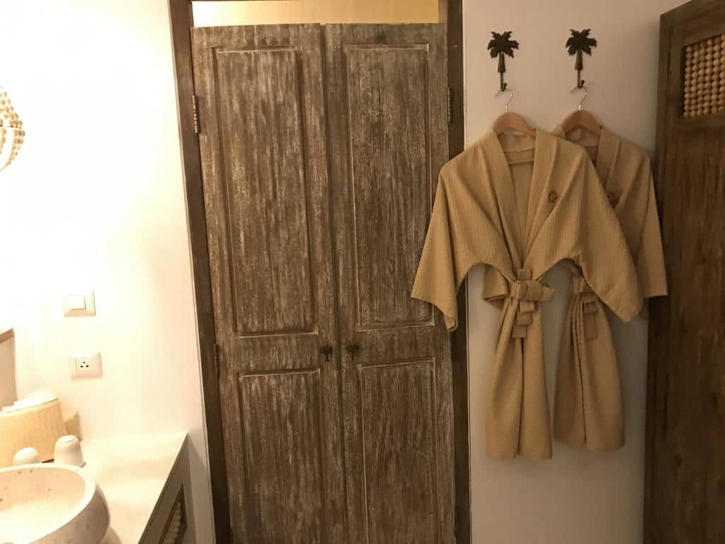 rooms-deluxe-garden-pool-access
