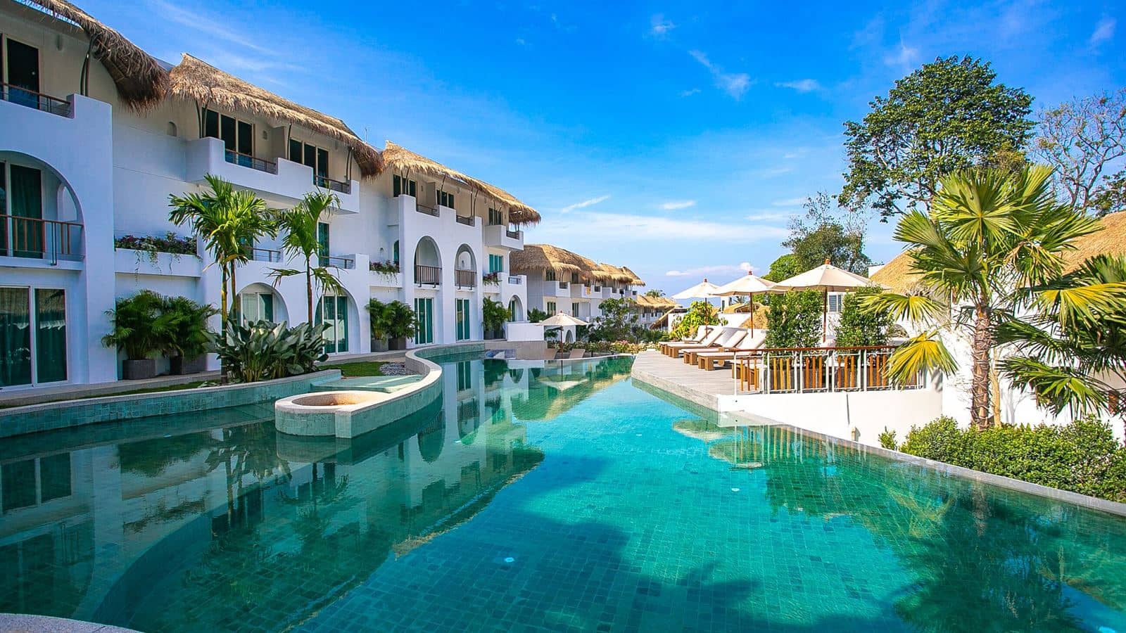 rooms-deluxe-garden-pool-access