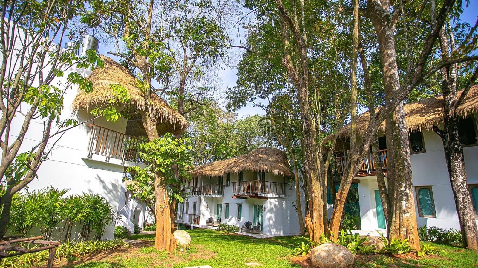 rooms-tropical-garden