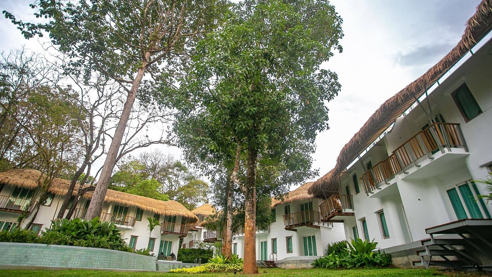 rooms-grand-deluxe-lagoon-pool-access