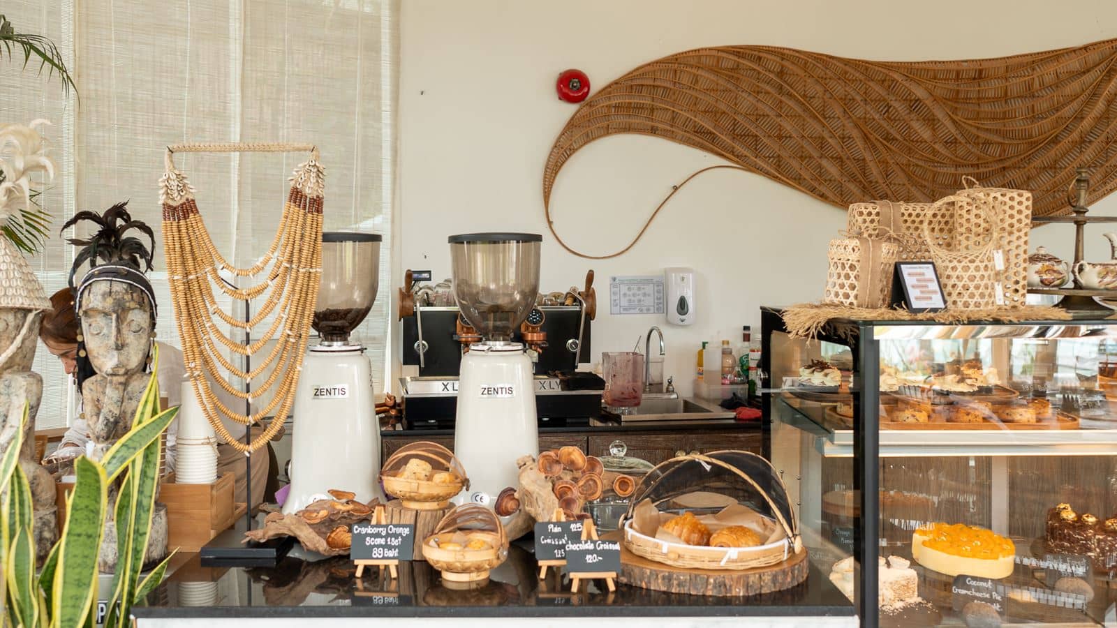 restaurants-the-deli-cafe