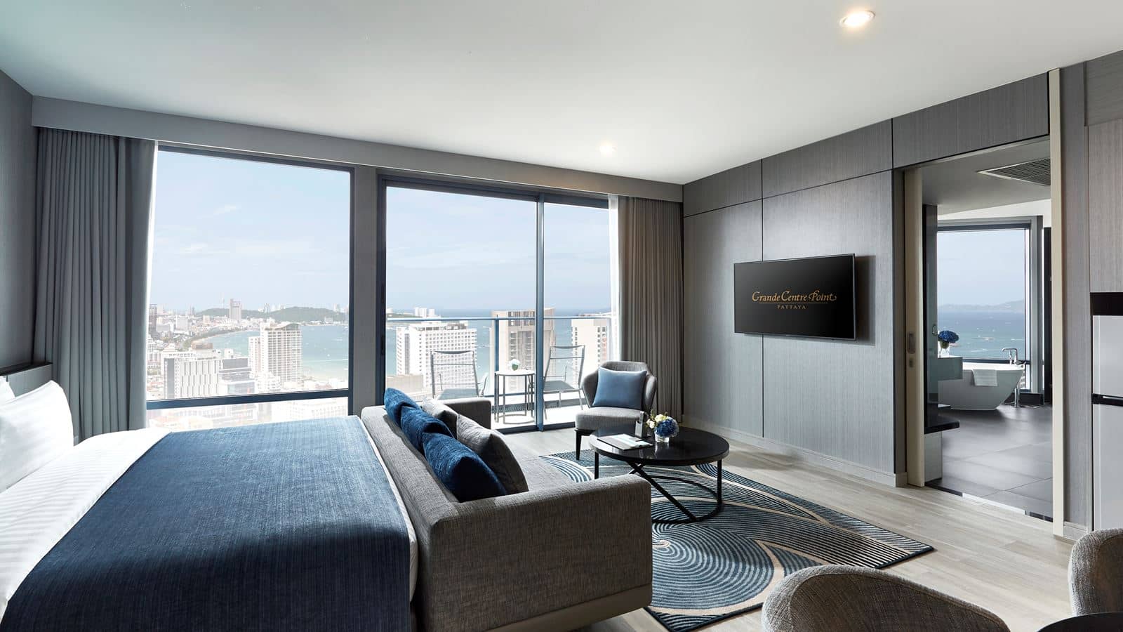 rooms-panoramic-suite-seaview