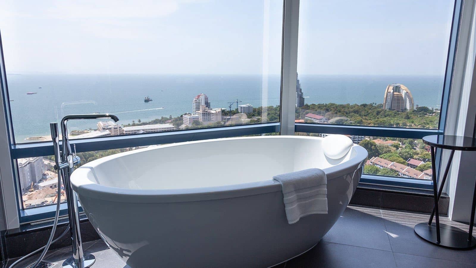 rooms-two-bedroom-panoramic-seaview