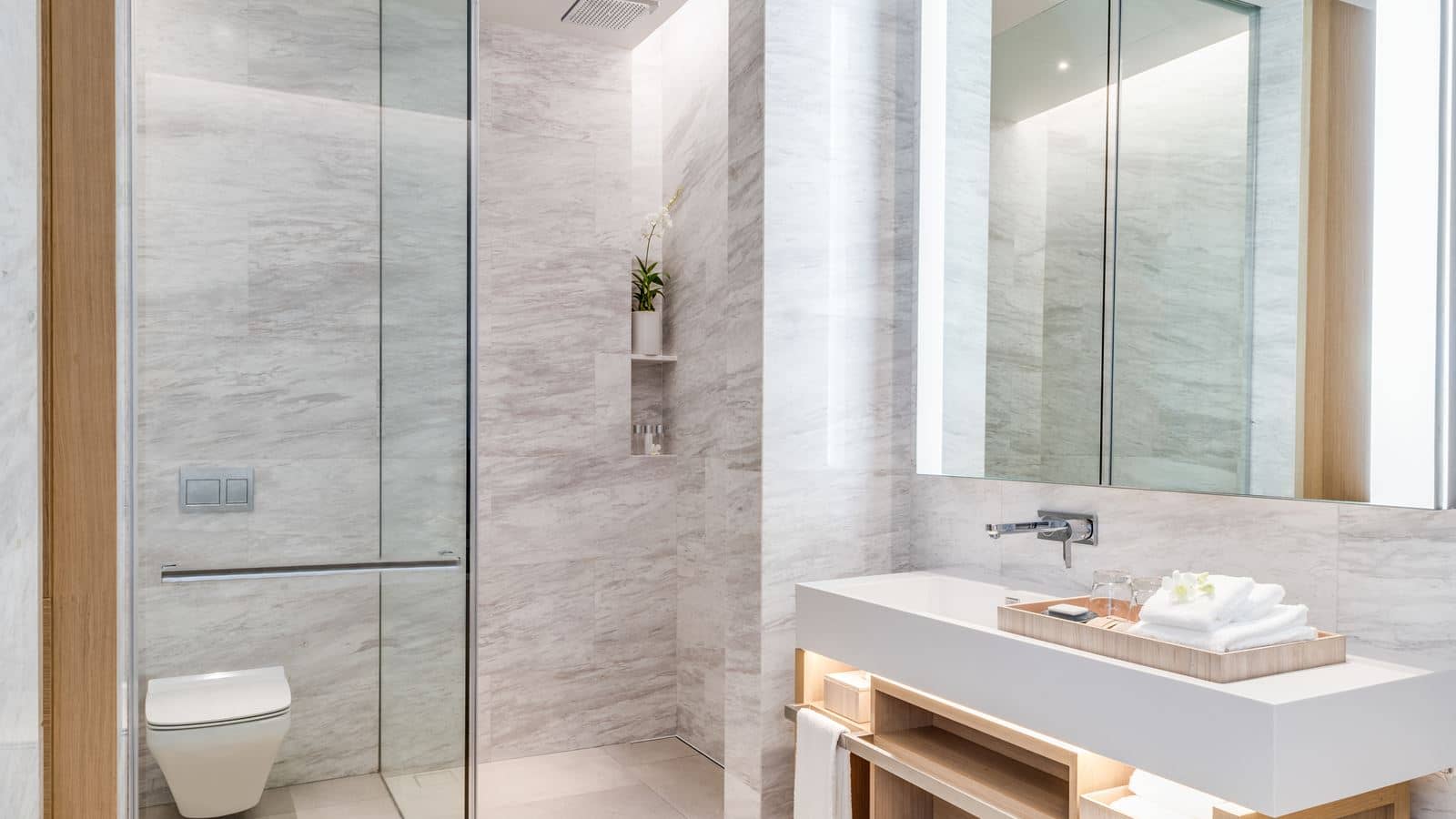 rooms-azure-suite