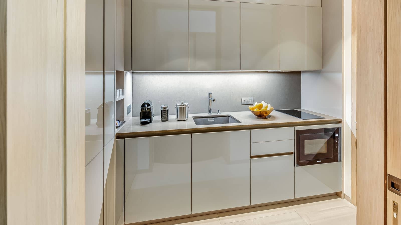rooms-grand-azure-suite