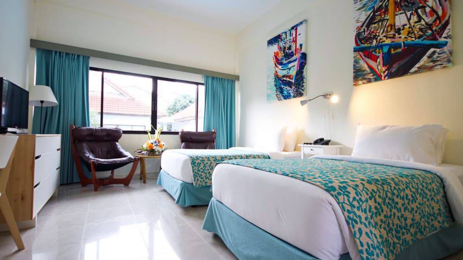 rooms-pool-view-superior