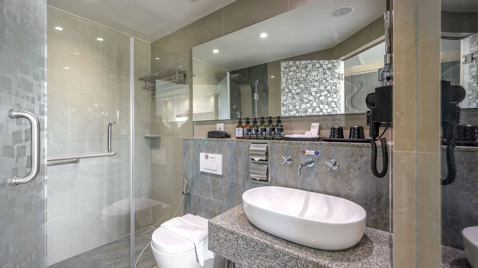rooms-2-bedrooms-premier-family-unit