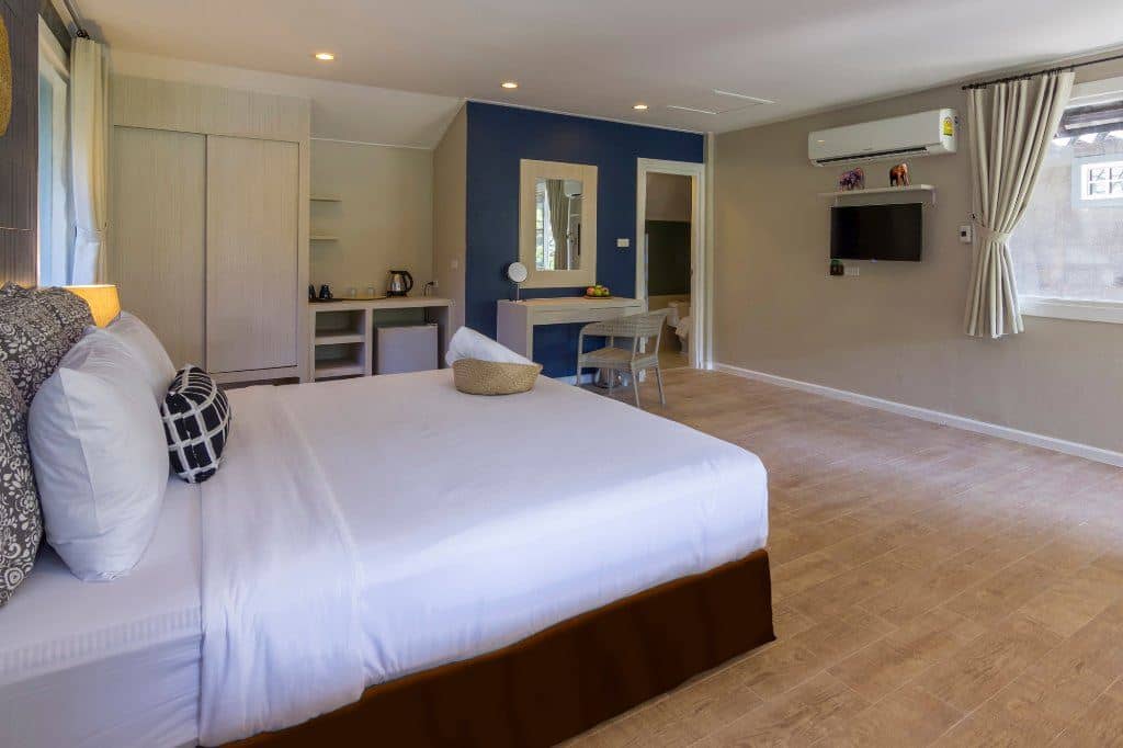 rooms-grand-deluxe-pool-view-villa