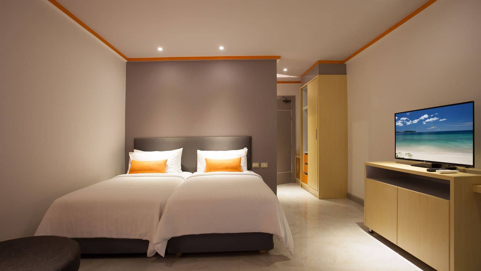 rooms-deluxe-room