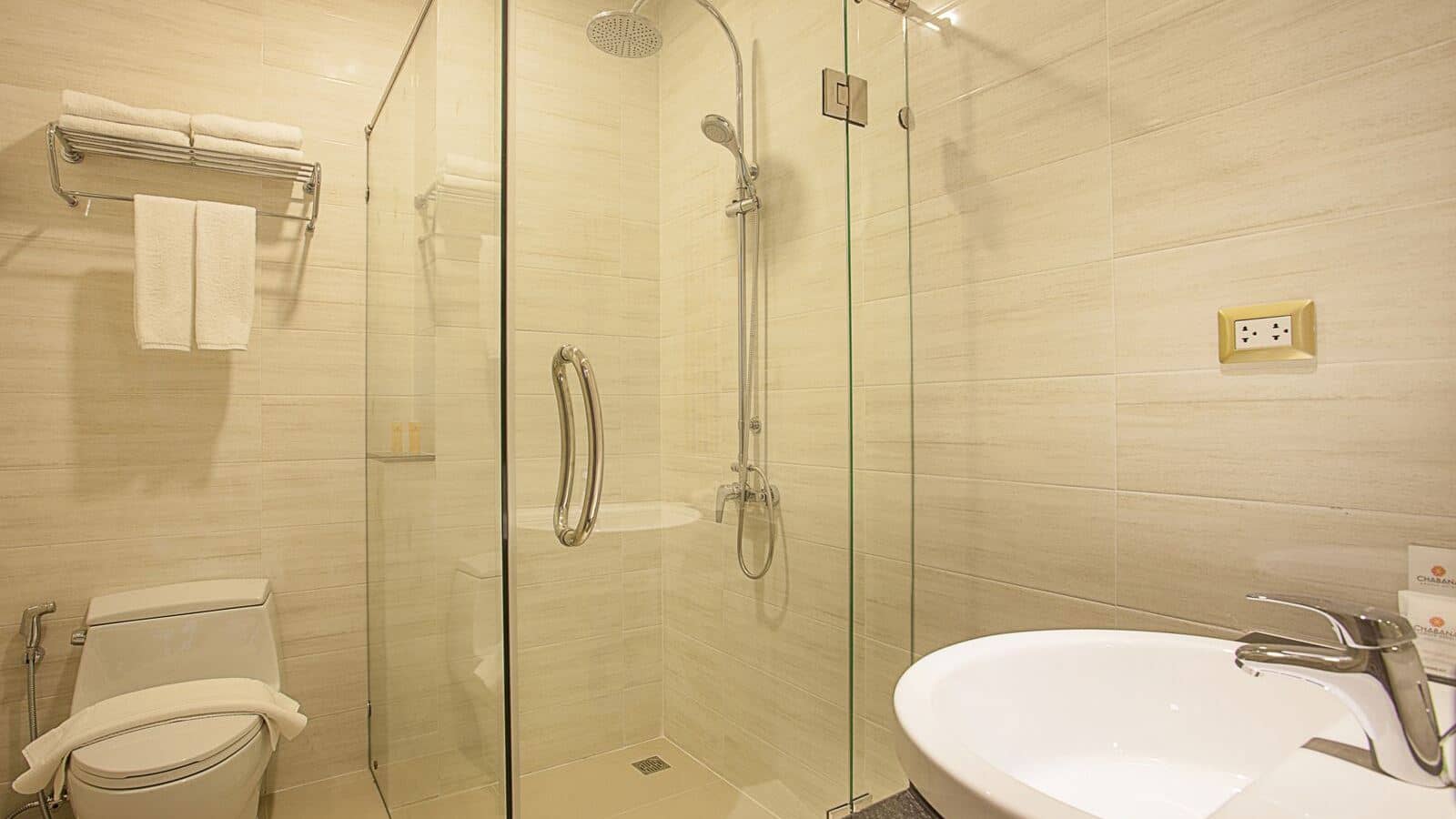 rooms-deluxe-room