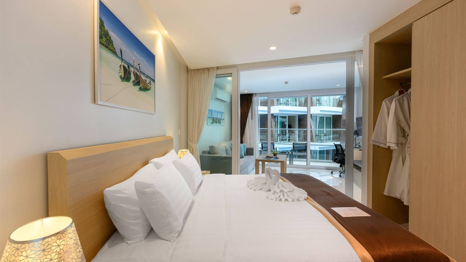 rooms-one-bedroom-seaview-suite