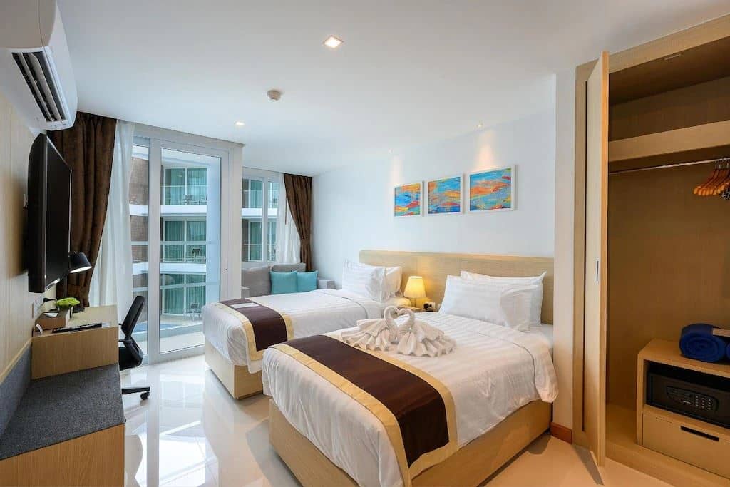 rooms-superior-room