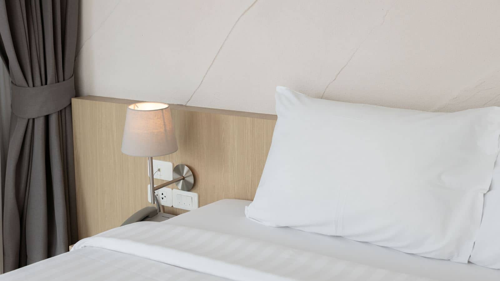 rooms-deluxe-room