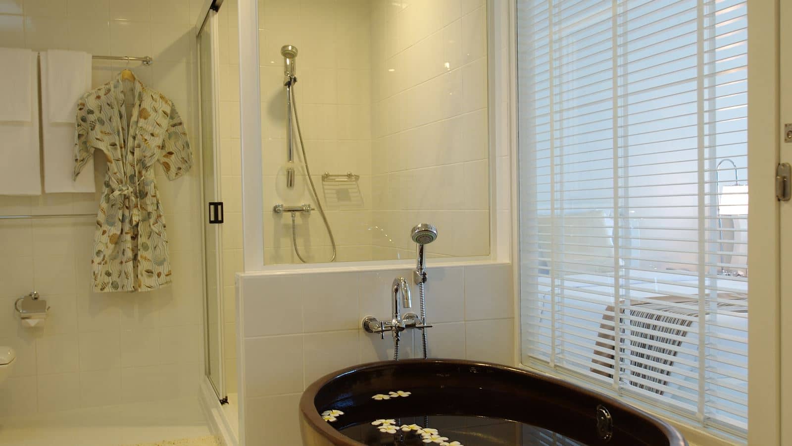 rooms-deluxe-room
