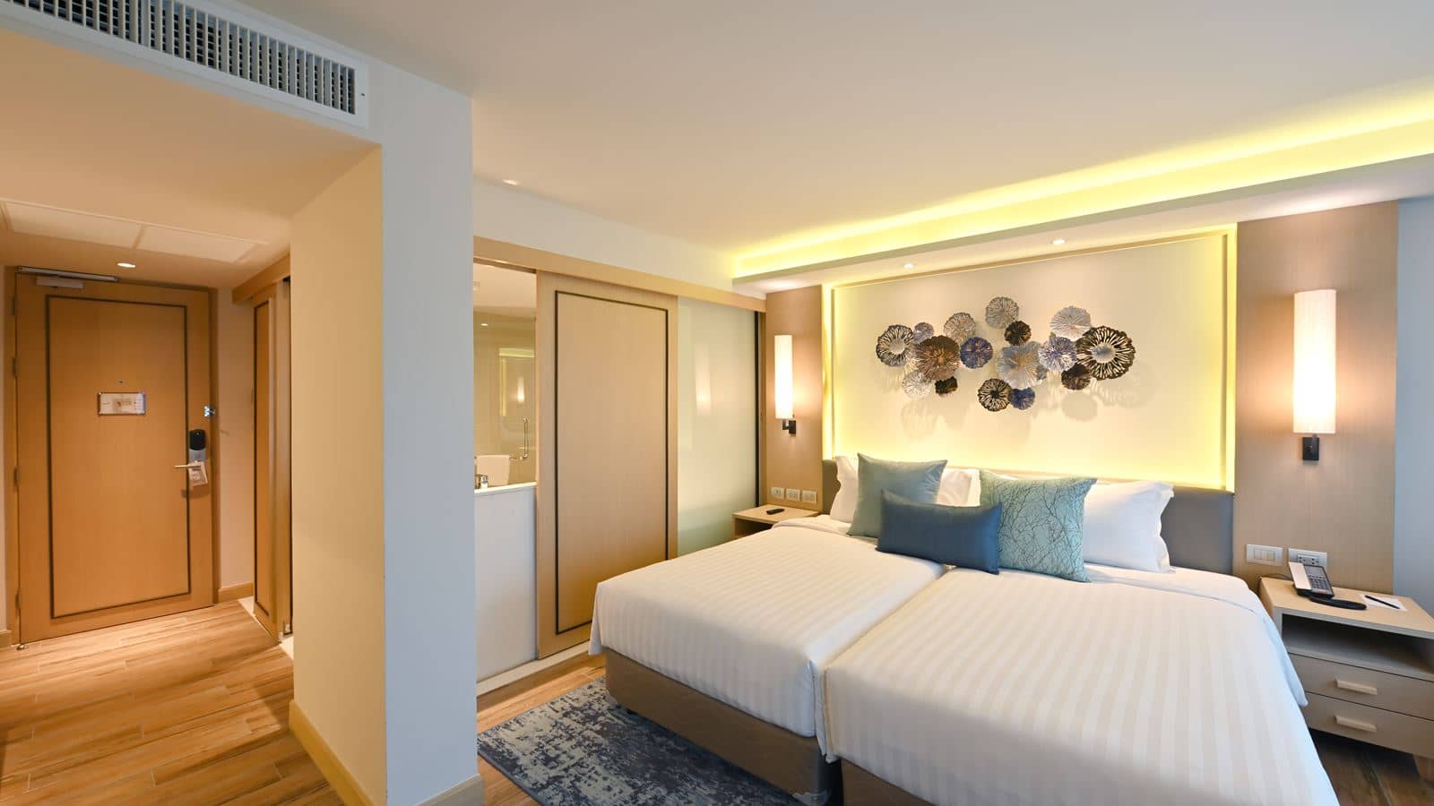 rooms-deluxe-room