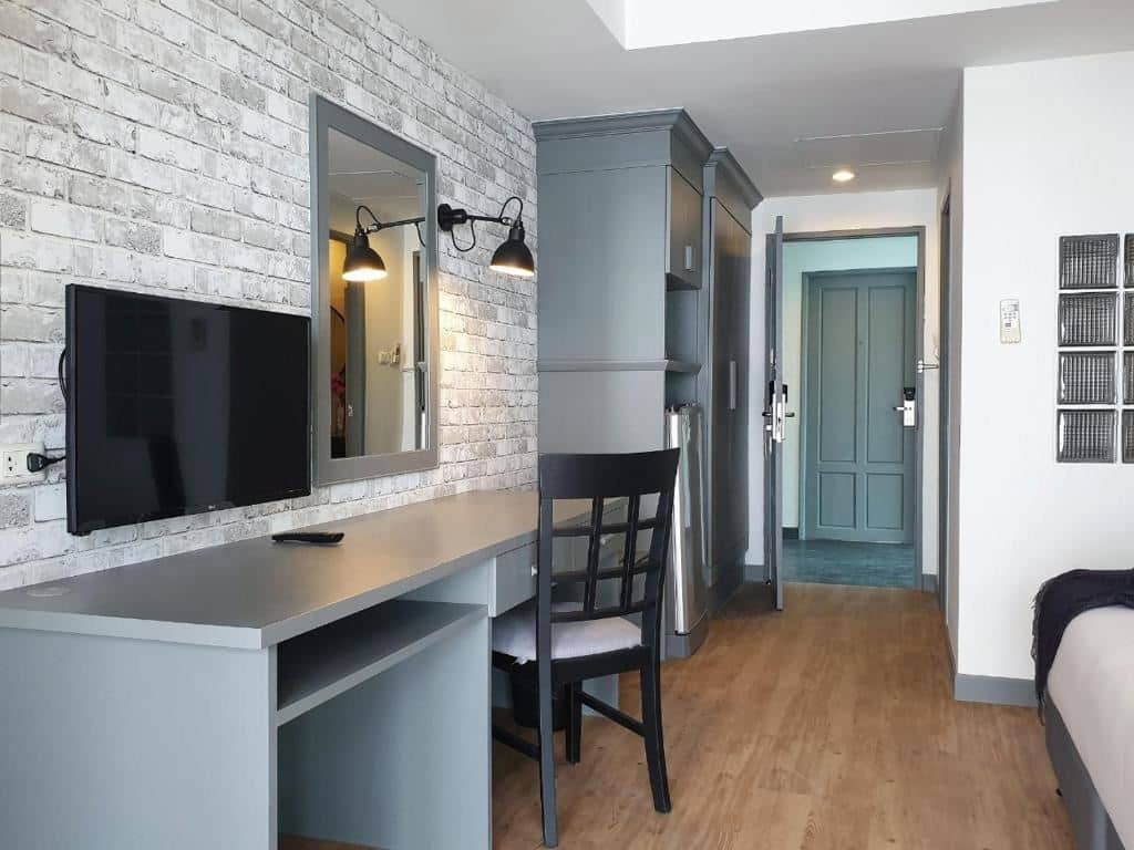 rooms-deluxe-room