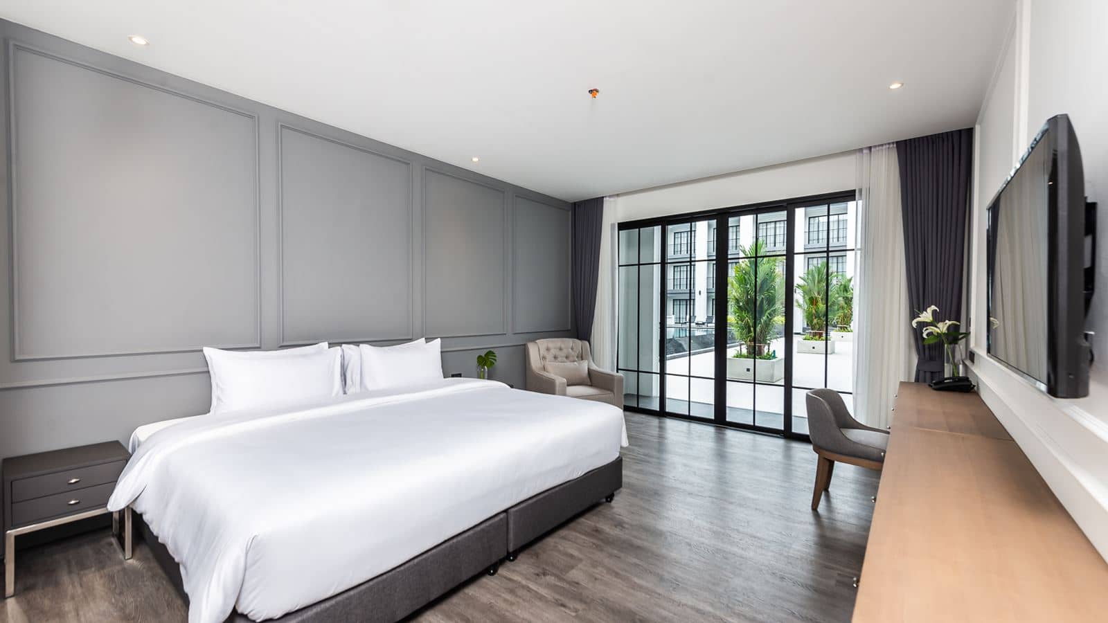 rooms-deluxe-room
