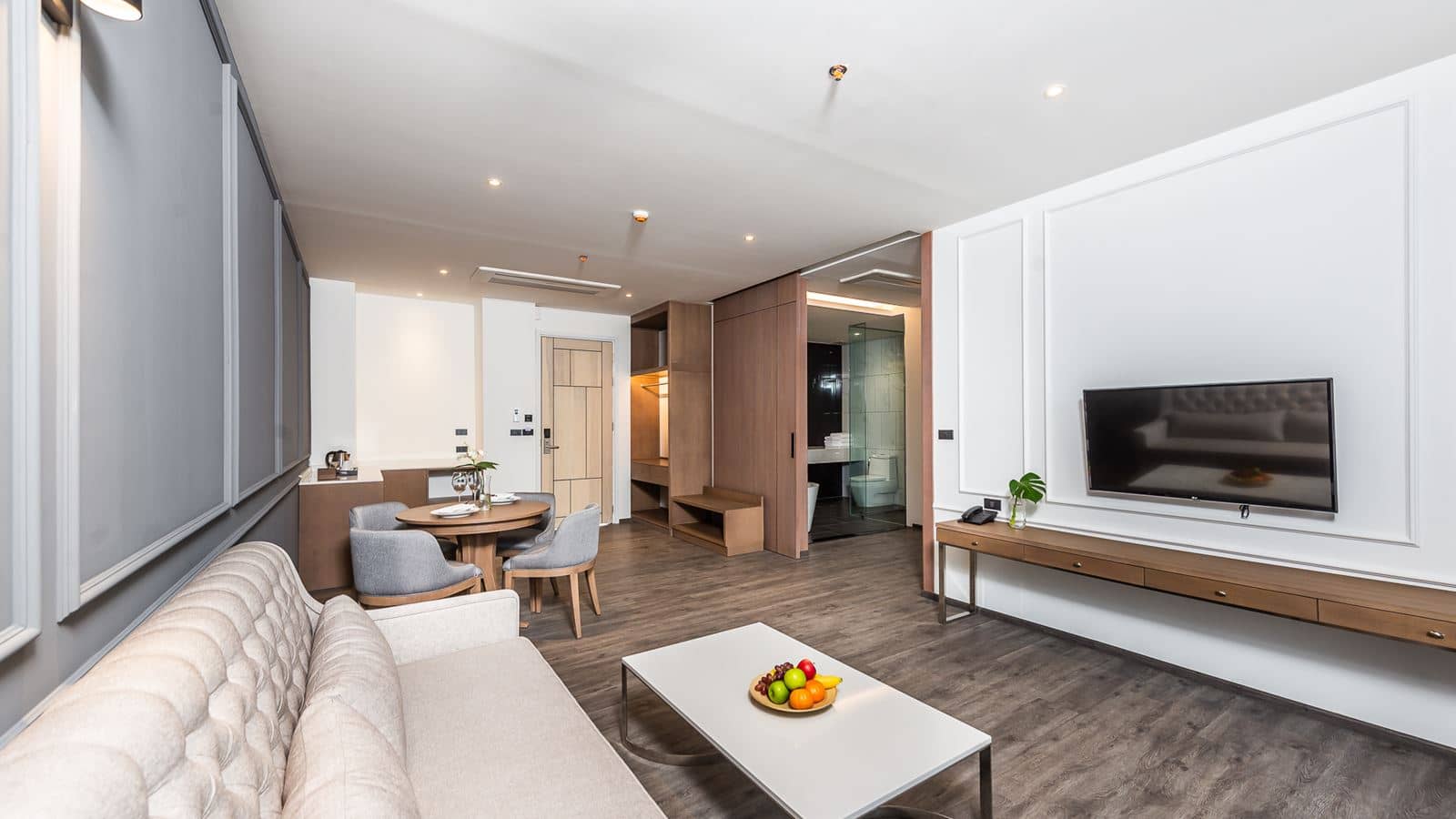 rooms-one-patio-suite