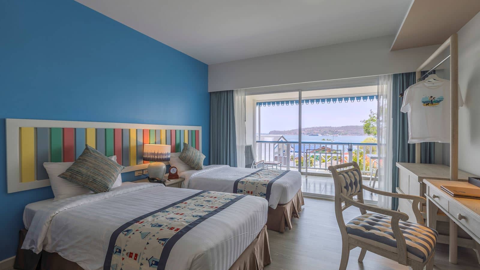 rooms-deluxe-room