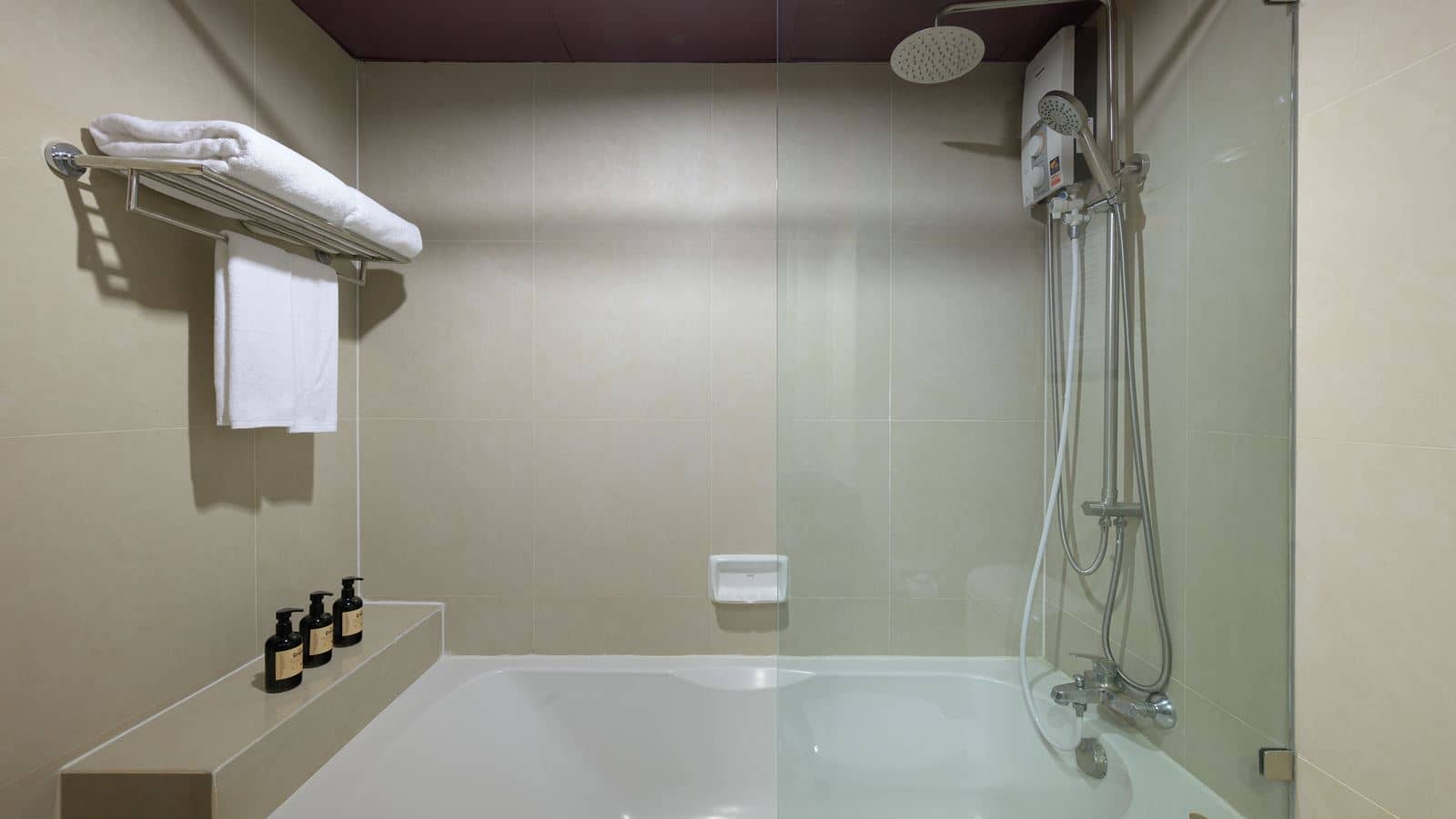 rooms-superior-room