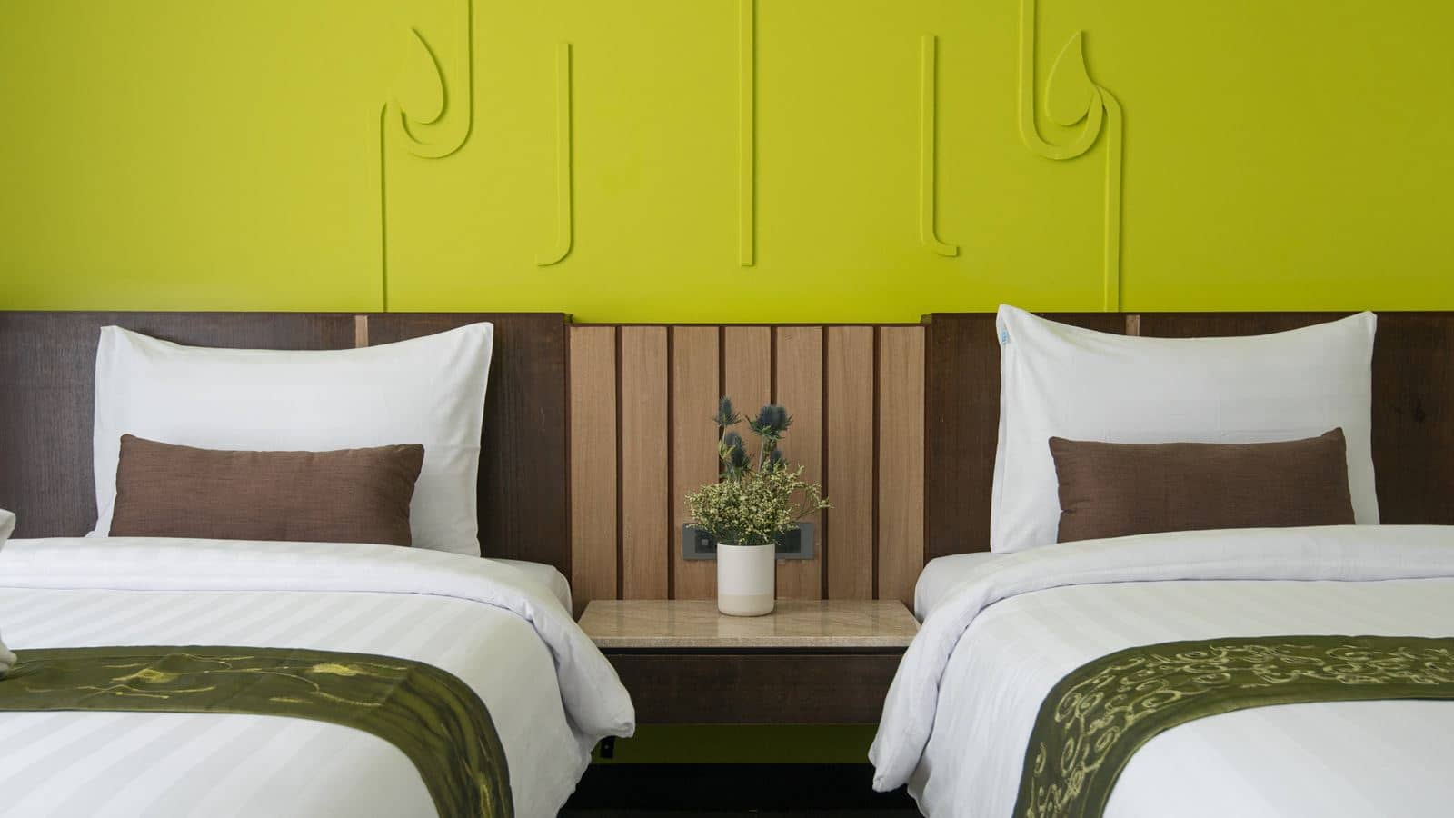 rooms-superior-room