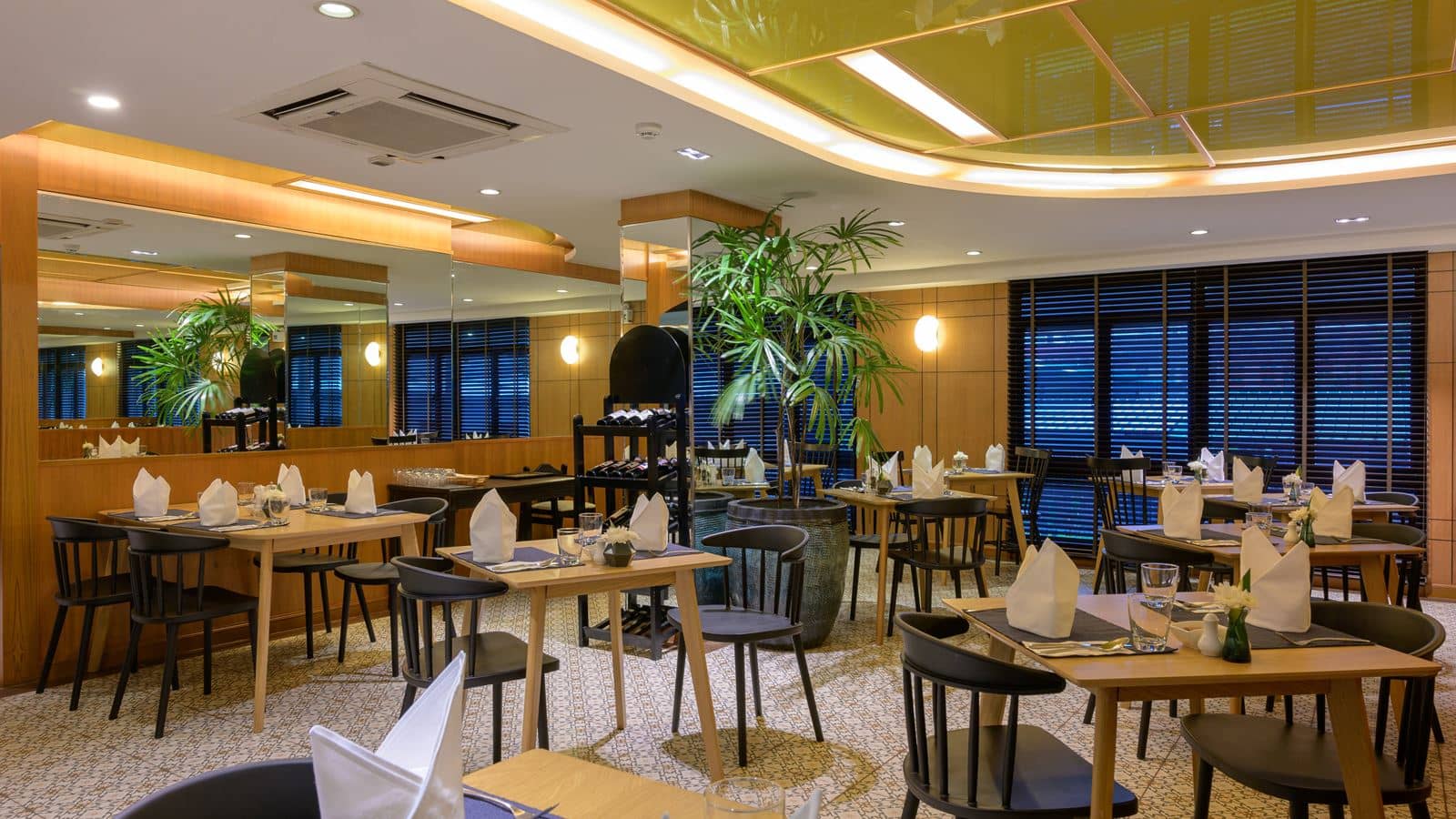 restaurants-dolphin