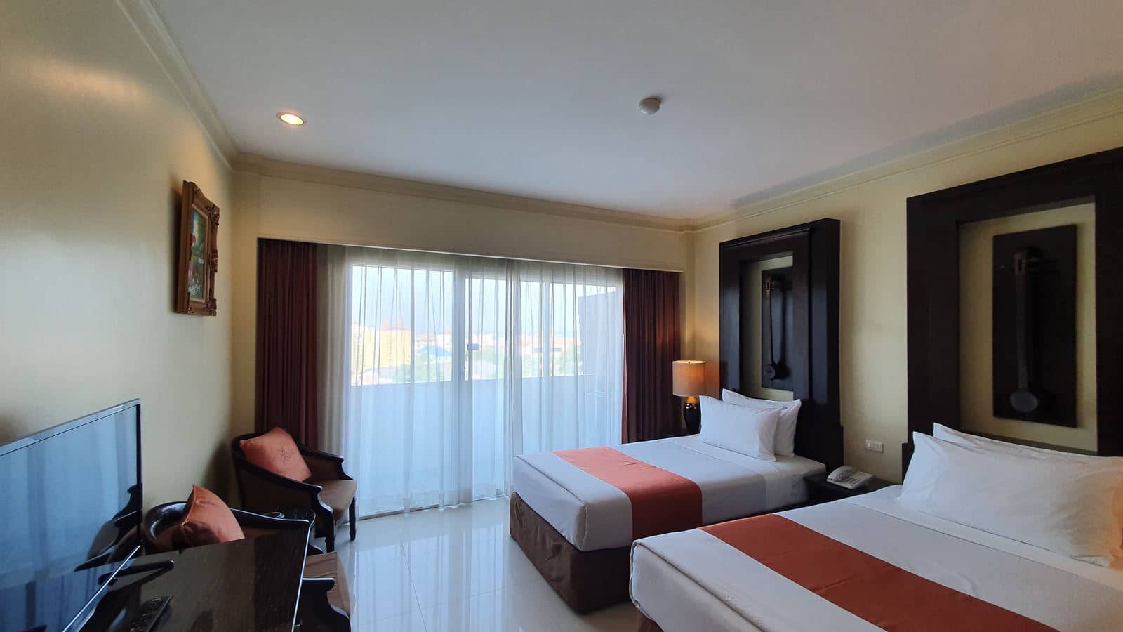 rooms-deluxe-room