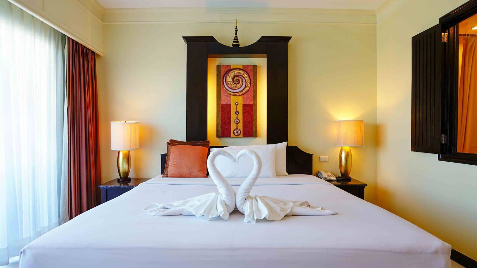 rooms-deluxe-room