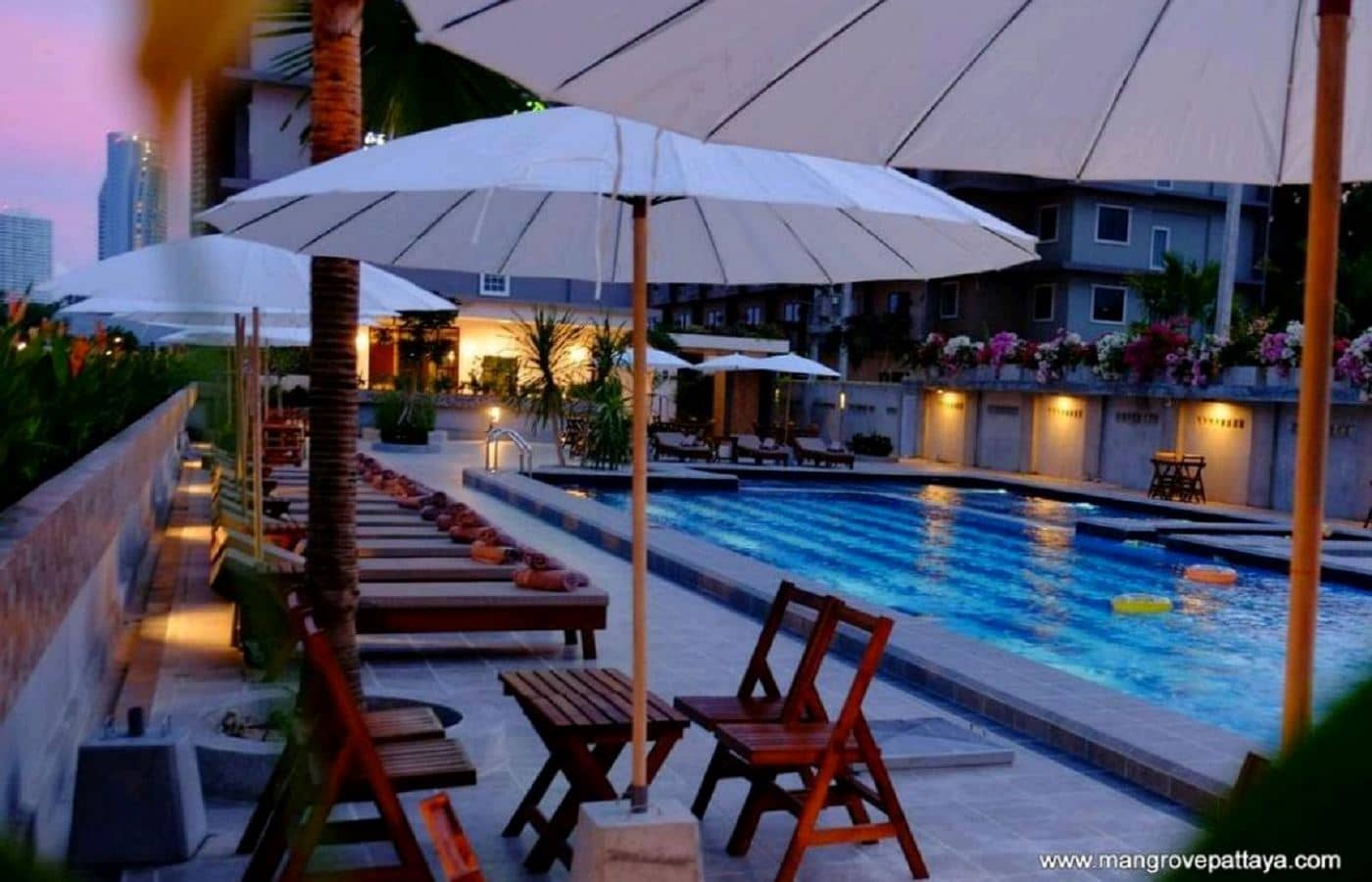 pools-outdoor-pool