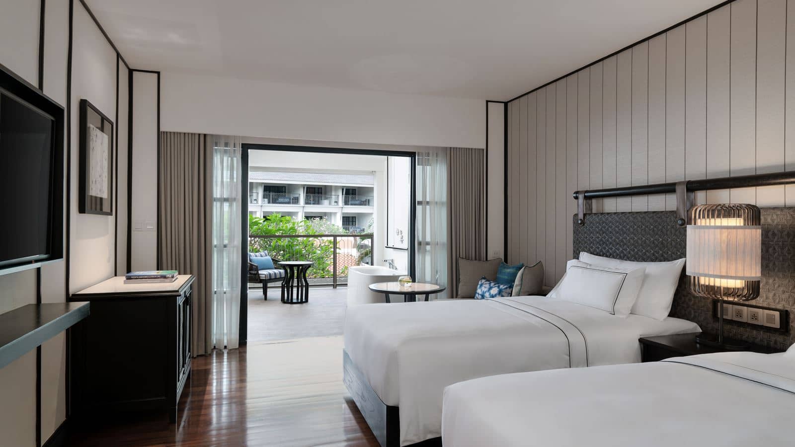 rooms-deluxe-room