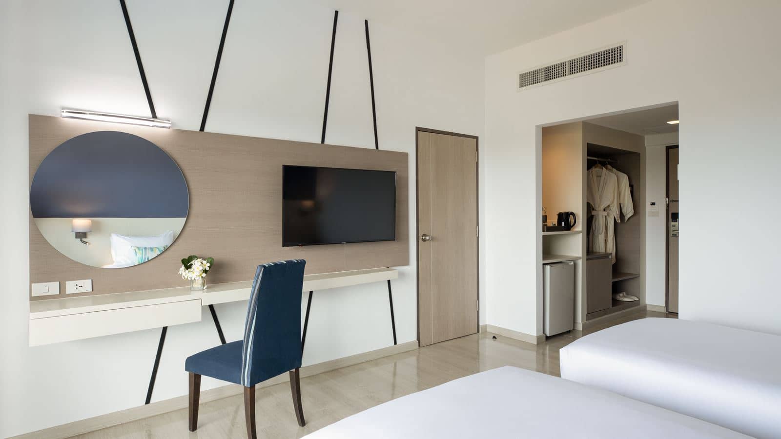 rooms-deluxe-room